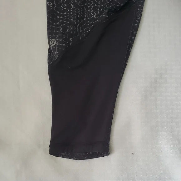 Lululemon SoulCycle Black Short Leggings Sz 8 - Picture 5 of 10
